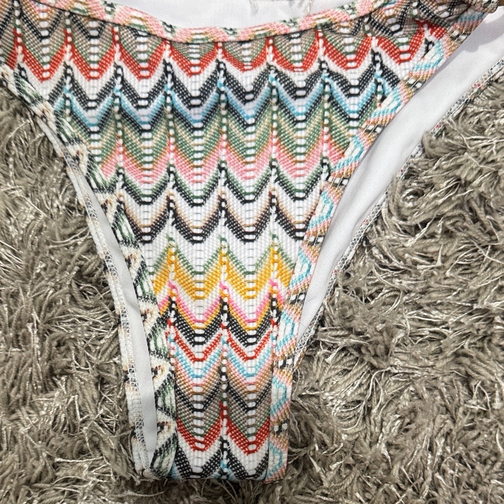 Colorful Patterned Bikini Set - Picture 3 of 8
